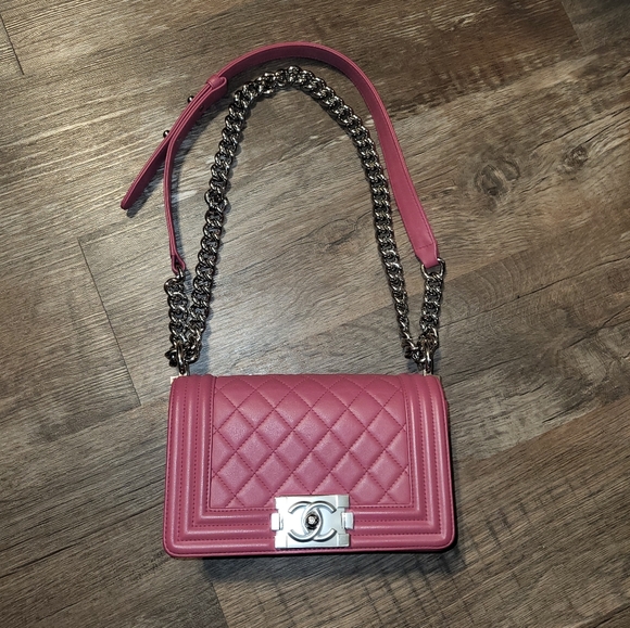 CHANEL Quilted Boy Bag Small Lambskin in Pink - Picture 6 of 13